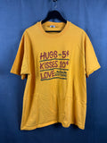Hugs or kisses T-Shirt Size XL